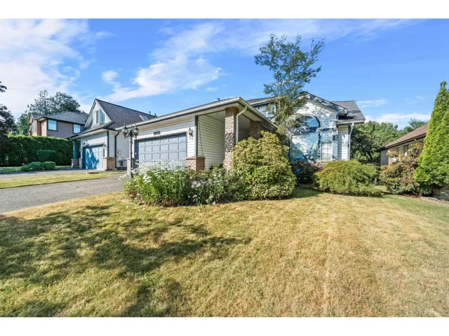 21558 86A CRESCENT, Langley, British Columbia V1M2E3
