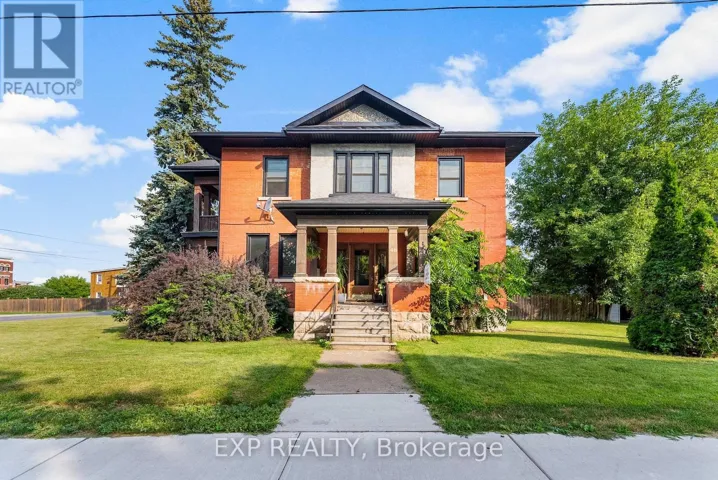 48 HALL AVENUE E, Renfrew, Ontario K7V2S3