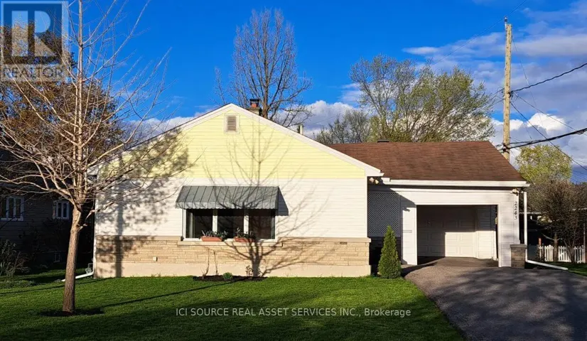 2243 HILLARY AVENUE, Ottawa, Ontario K1H7H7