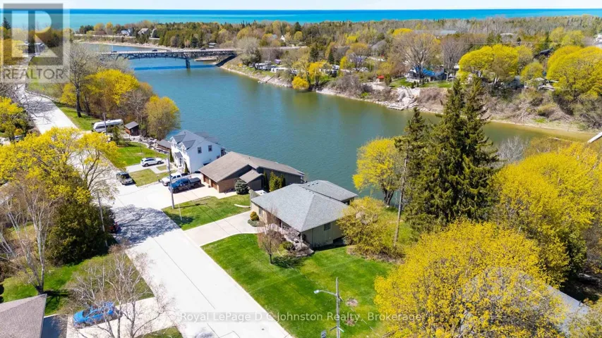 290 SAUGEEN STREET, Saugeen Shores, Ontario N0H2L0