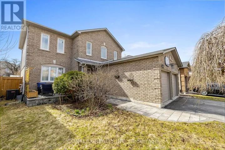 1045 BEAVER VALLEY CRESCENT E, Oshawa (Northglen), Ontario L1J8N2