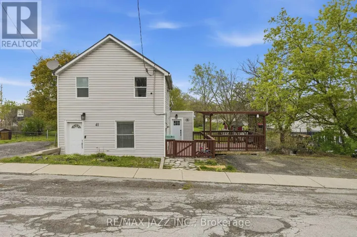 41 BALDWIN STREET, Belleville (Belleville Ward), Ontario K8P2V2