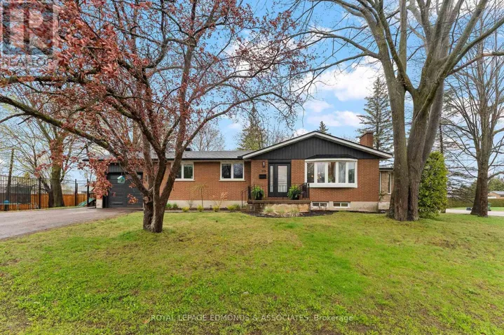 379 MORRIS STREET, Pembroke, Ontario K8A7W1