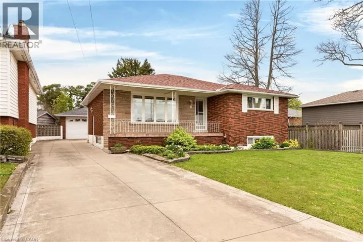 8 LORRAINE Drive, Hamilton, Ontario L8T3R7