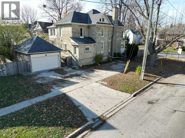 122 FORSYTH STREET North Unit# 1 EAST, Sarnia, Ontario N7T6L3