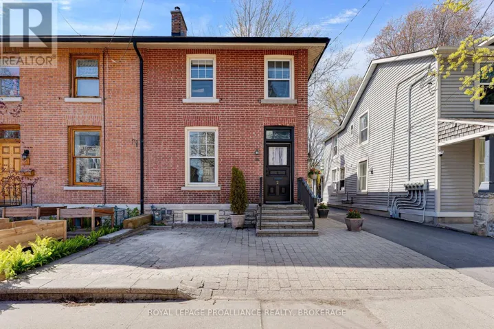 56 WELLINGTON STREET, Kingston (Central City East), Ontario K7L3C3