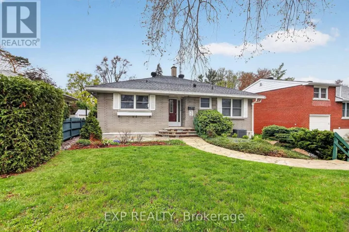 632 CHADBURN AVENUE, Ottawa, Ontario K1G0Y7