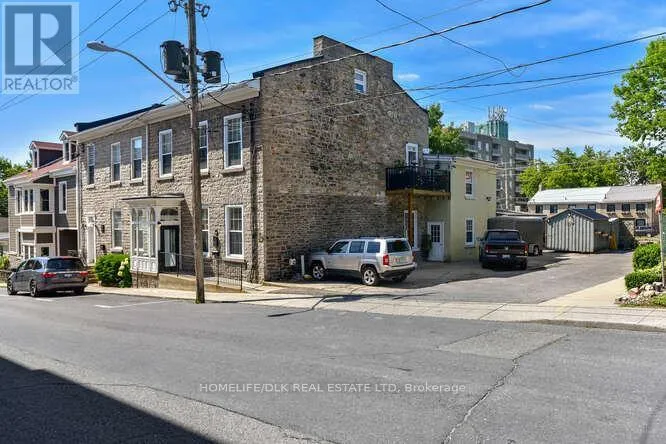 32 APPLE STREET, Brockville, Ontario K6V4X8