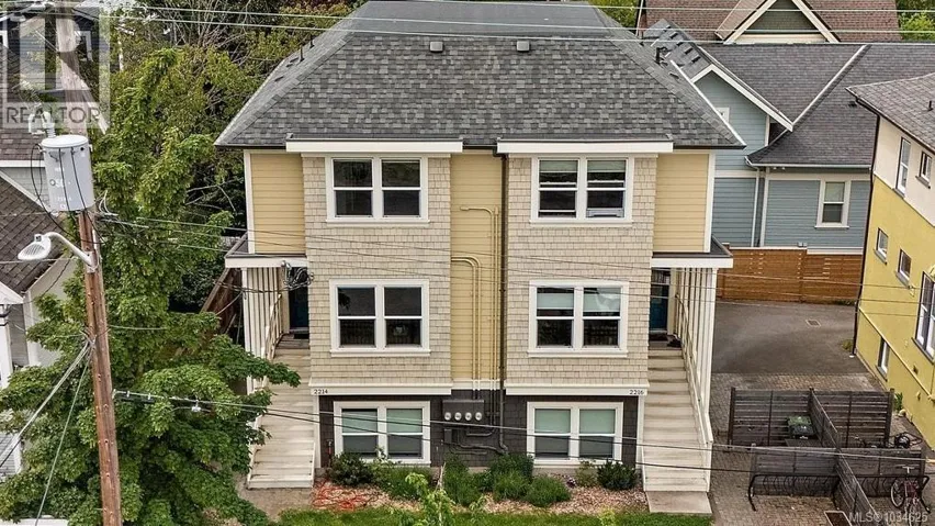 2214 Cook St, Victoria, British Columbia V8T3R2