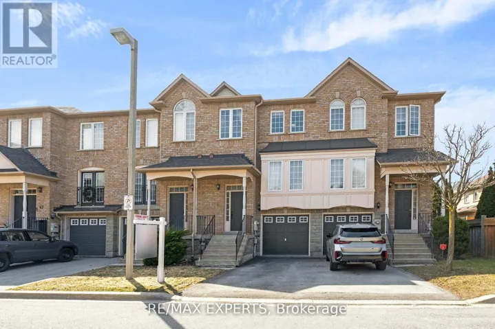 61 - 19 FOXCHASE AVENUE, Vaughan (East Woodbridge), Ontario L4L9N1