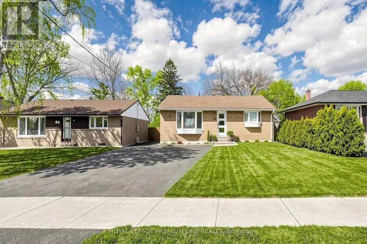 72 THORNTON AVENUE, Bradford West Gwillimbury (Bradford), Ontario L3Z1N4