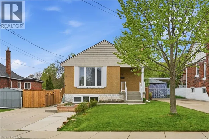 38 DUNKIRK Drive Unit# B, Hamilton, Ontario L8K4X1