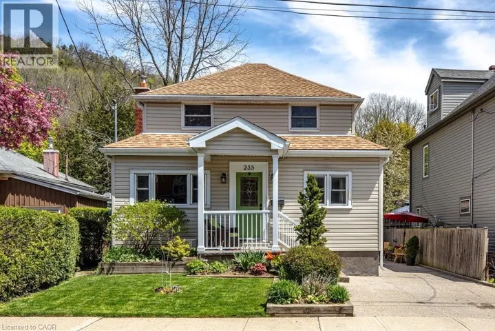 235 MELVILLE Street, Dundas, Ontario L9H2B3