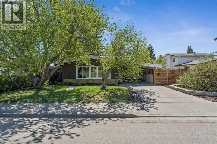1043 32 Avenue NW, Calgary, Alberta T2K0B3