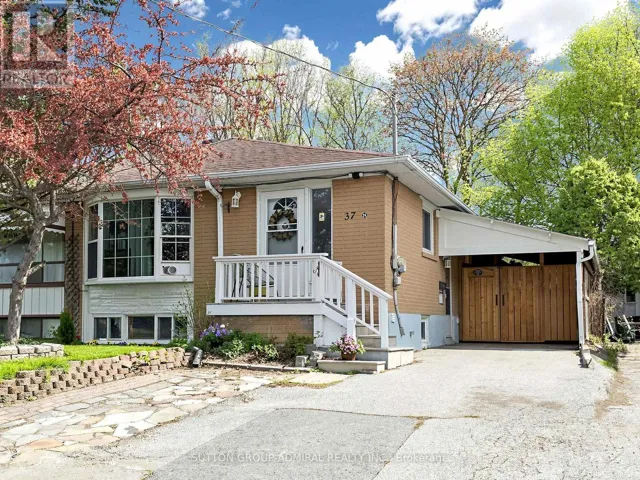 37 NEWBURY DRIVE, Newmarket (Bristol-London), Ontario L3Y4P9
