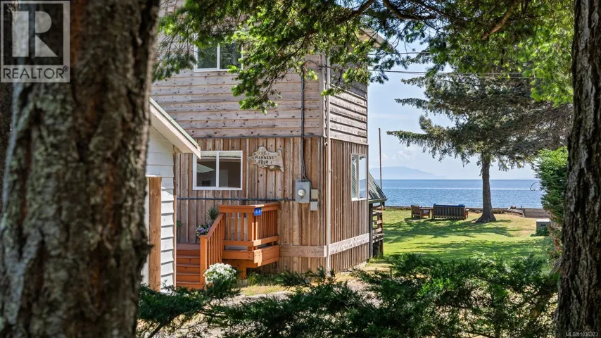 416 Curtis Rd, Comox, British Columbia V9M3W1