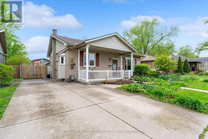 44 ALEXANDRA BOULEVARD, St. Catharines (Secord Woods), Ontario L2P1J9