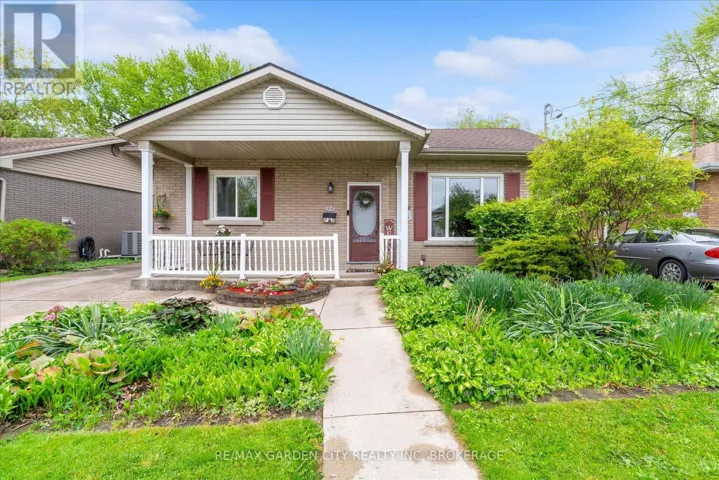 44 ALEXANDRA BOULEVARD, St. Catharines (Secord Woods), Ontario L2P1J9