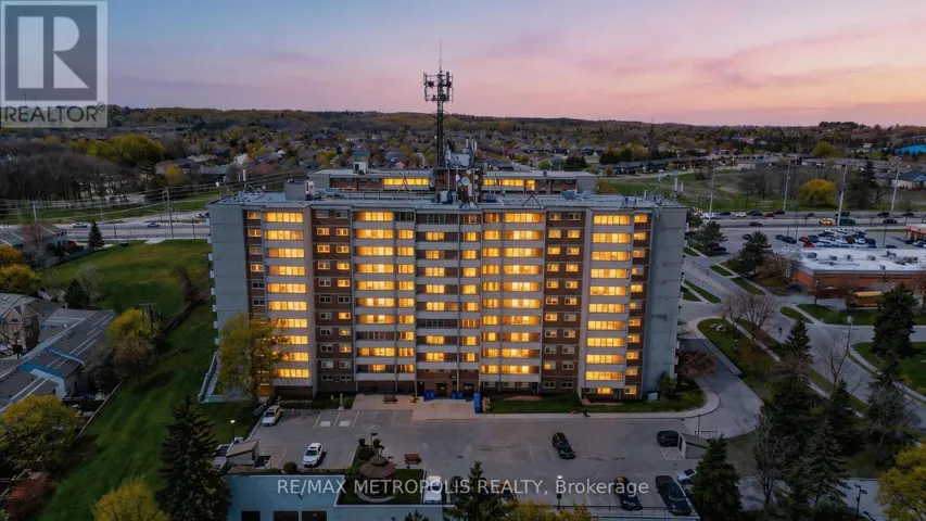 1010 - 40 WILLIAM ROE BOULEVARD, Newmarket (Central Newmarket), Ontario L3Y5N4