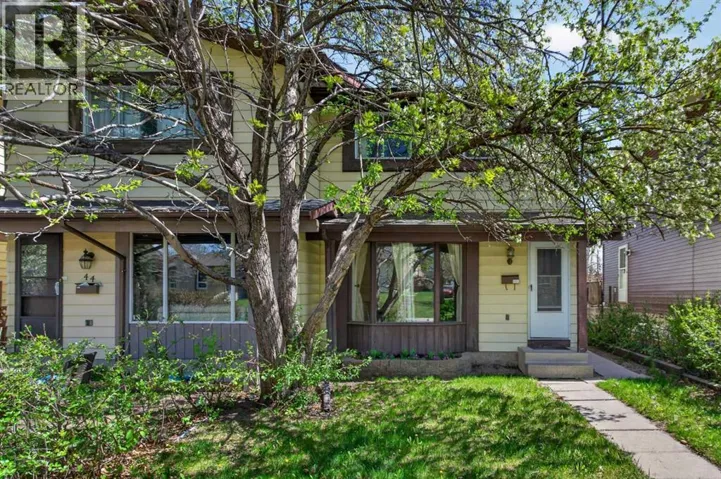 42 Berwick Rise NW, Calgary, Alberta T3K1C8