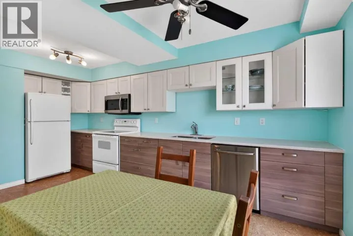 42 Berwick Rise NW, Calgary, Alberta T3K1C8