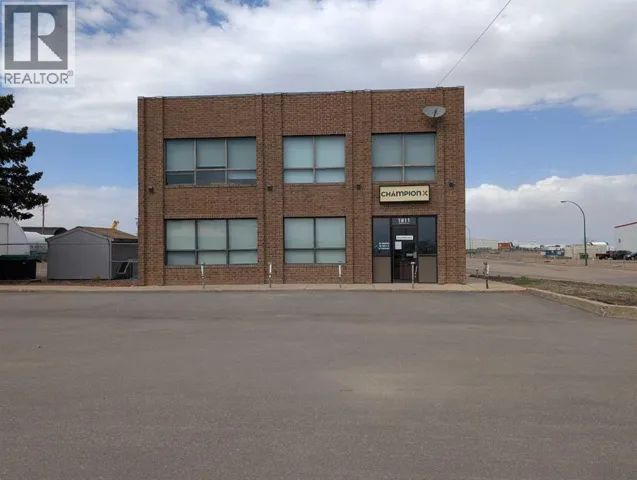 1811 Broadway Avenue E, Redcliff, Alberta T0J2P0