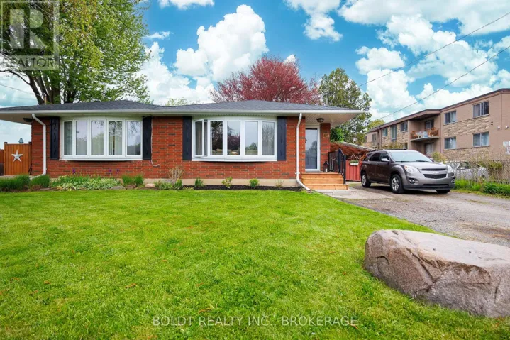 48 NELLO STREET, St. Catharines (Fairview), Ontario L2N1G7
