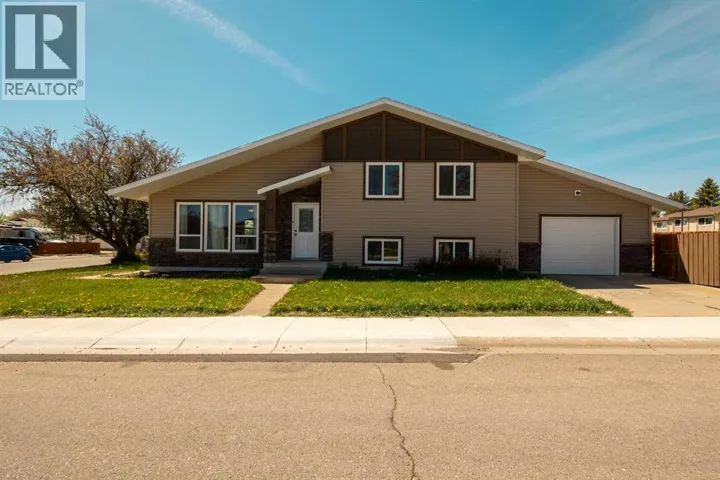 10 Trent Road W, Lethbridge, Alberta T1K4N2