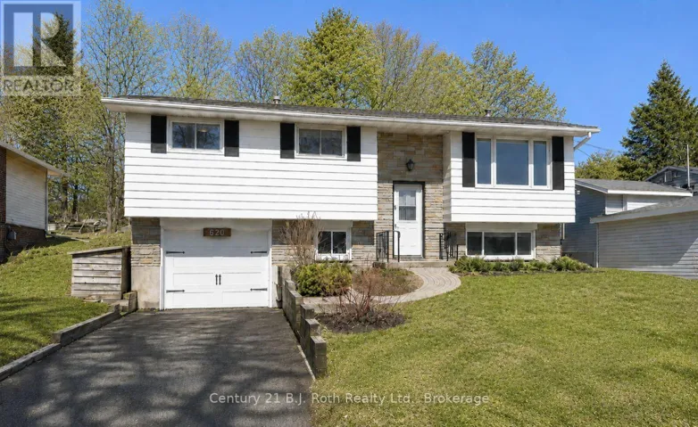 620 PINEDALE ROAD, Gravenhurst (Muskoka (S)), Ontario P1P1L5