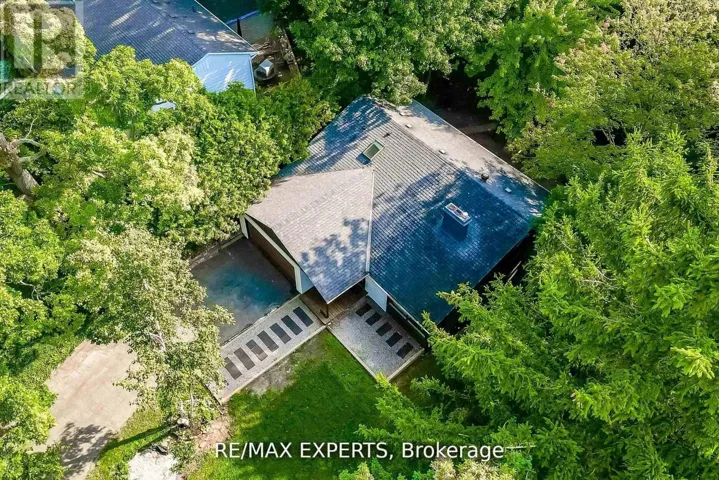1135 GREENOAKS DRIVE, Mississauga (Lorne Park), Ontario L5J3A1