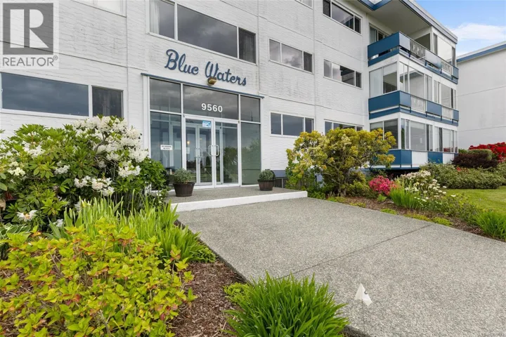 303 9560 Fifth St, Sidney, British Columbia V8L2W5