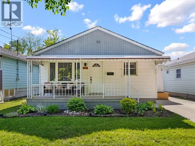 1733 Glendale, Windsor, Ontario N9T2N1