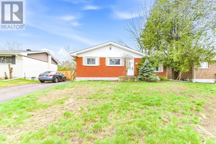 12 CLAREMOUNT ROAD, Deep River, Ontario K0J1P0