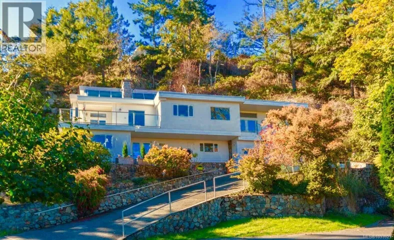 4612 Cliffwood Pl, Saanich, British Columbia V8Y1B5