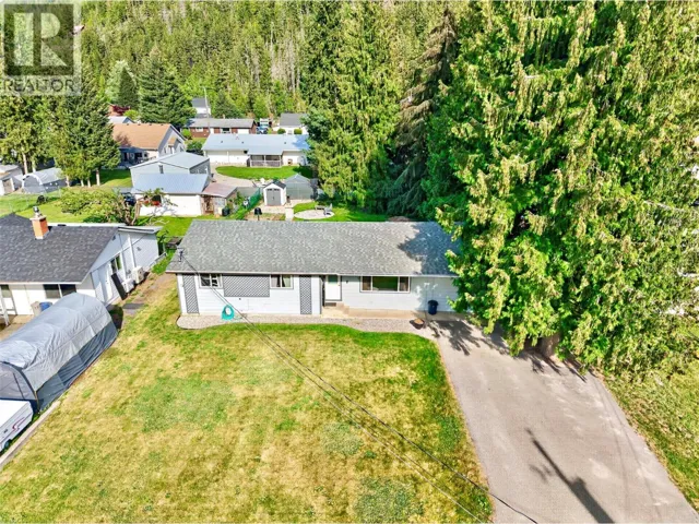 409 Oak Avenue, Sicamous, British Columbia V0E2V1