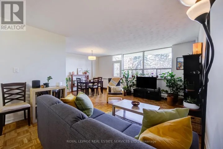 303 - 100 COE HILL DRIVE, Toronto (High Park-Swansea), Ontario M6S3E1