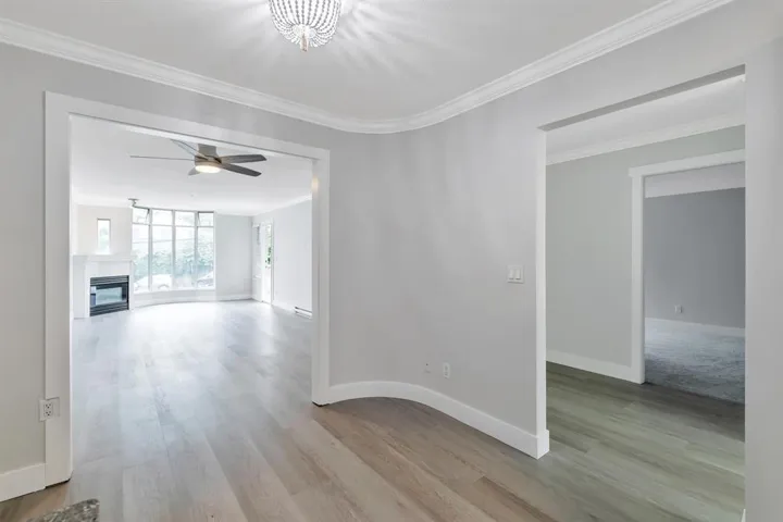 310 14965 MARINE DRIVE, White Rock, British Columbia V4B1C3