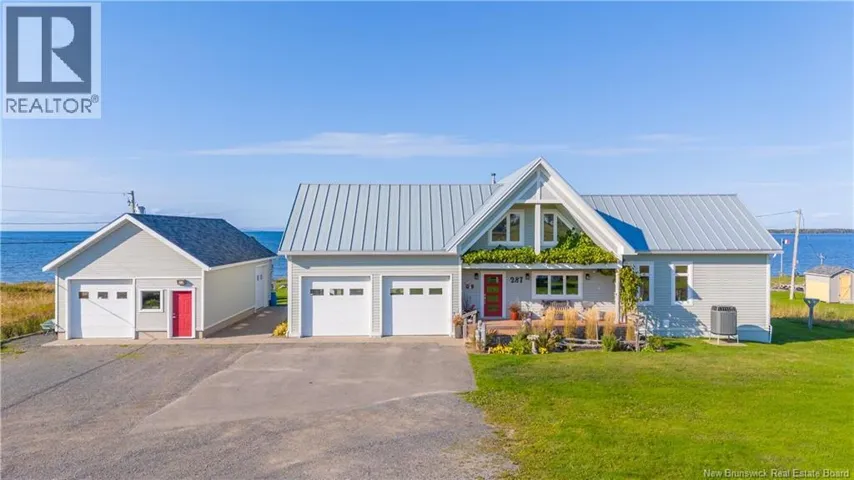 287 rue de l'ile Street, Caraquet, New Brunswick E1W1B5