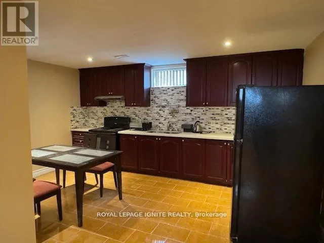 LOWER - 5 SCARBORO AVENUE, Toronto (Highland Creek), Ontario M1C1M2
