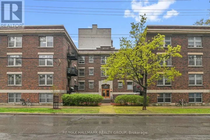 61 CARTIER STREET, Ottawa, Ontario K2P1J4