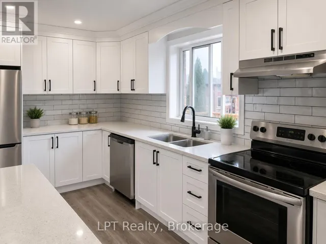 325 BALDWIN STREET, Oshawa (Donevan), Ontario L1H6H5