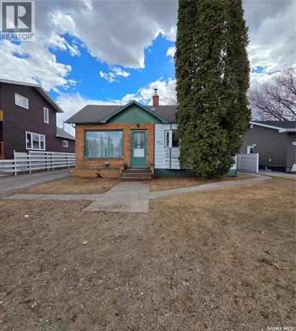 602 8th AVENUE W, Nipawin, Saskatchewan S0E1E0