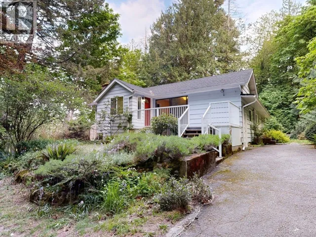5924 Old West Saanich Rd, Saanich, British Columbia V9E2H1