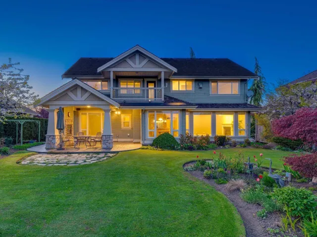 15736 38A AVENUE, Surrey, British Columbia V3Z0K8