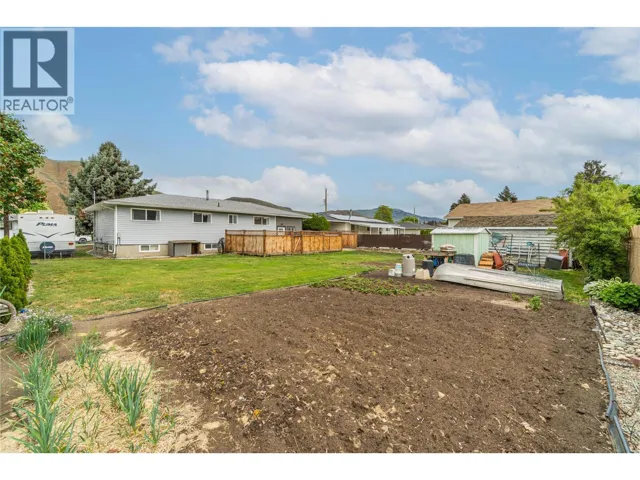 2255 FLEETWOOD Avenue, Kamloops, British Columbia V2B4S6