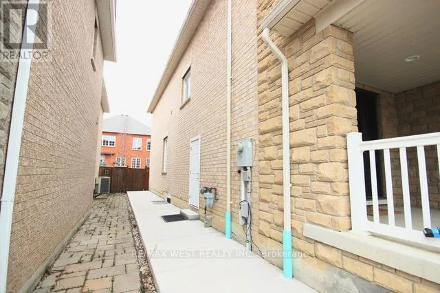 BSMT - 150 VALLEY VISTA DRIVE, Vaughan (Patterson), Ontario L6A0Z4