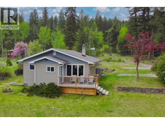 541 HODGSON ROAD, Esler / Dog Creek, British Columbia V2G3P8