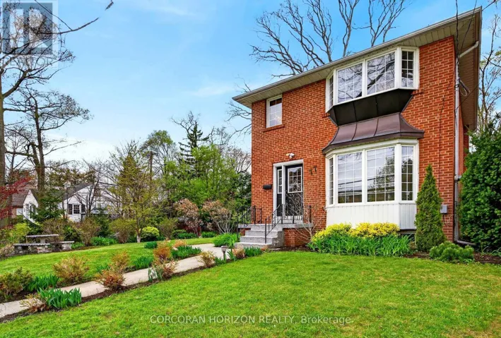 77 MINEOLA ROAD E, Mississauga (Mineola), Ontario L5G2E6