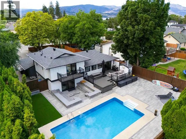 4265 Lakeshore Road, Kelowna, British Columbia V1W1W2
