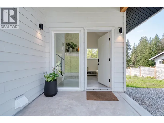 3477 SPRUCE ROAD, Roberts Creek, British Columbia V0N2W2